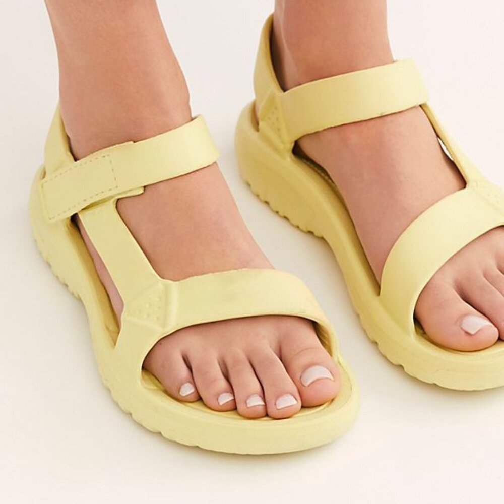 TEVA Hurricane Drift Soft Yellow sandal adjustable US Size 9/ EU 40